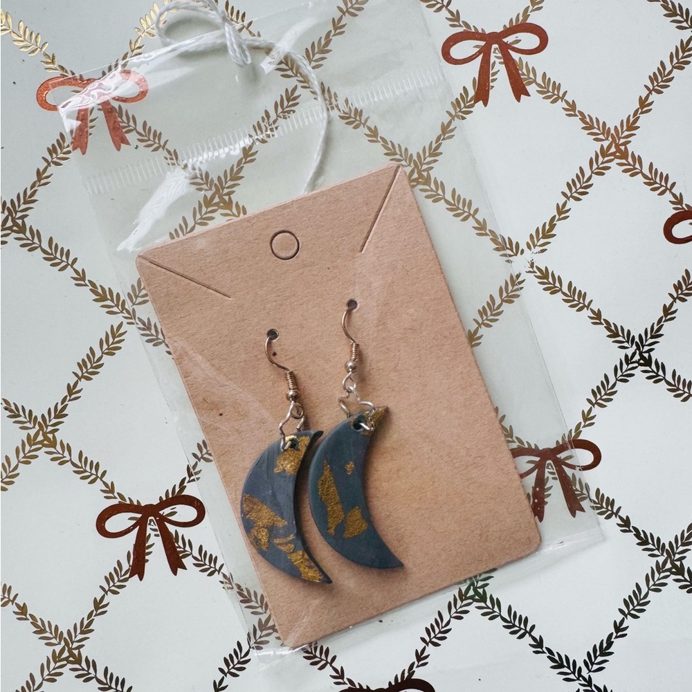 Elegant Gold and Black Crescent Earrings